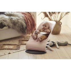 Babybjorn Transat Bébé Balance Soft Coton Et Jersey Rose Clair Et Gris Cadre Noir 10 Babybjorn Transat Bébé Balance Soft Coton Et Jersey Rose Clair Et Gris Cadre Noir -Produits Pour Bébé bj062350892 3