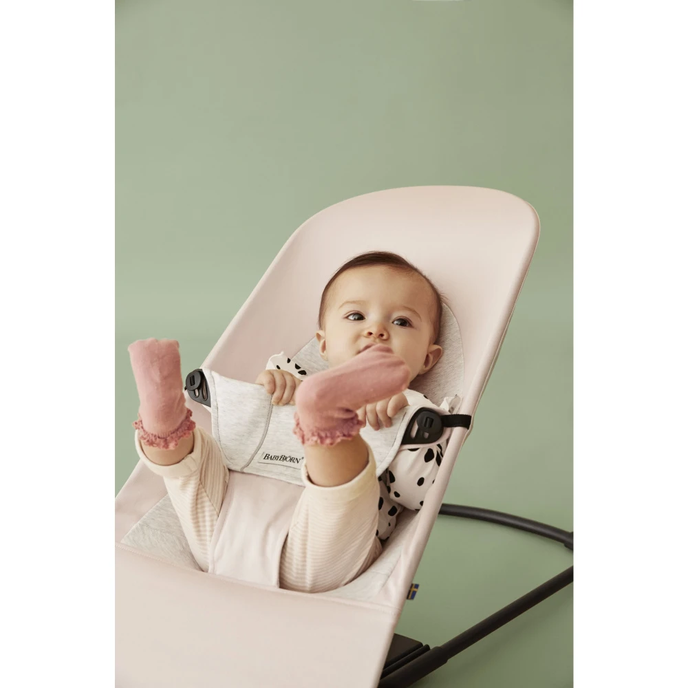 Babybjorn Transat Bébé Balance Soft Coton Et Jersey Rose Clair Et Gris Cadre Noir 7 Babybjorn Transat Bébé Balance Soft Coton Et Jersey Rose Clair Et Gris Cadre Noir – Image 5