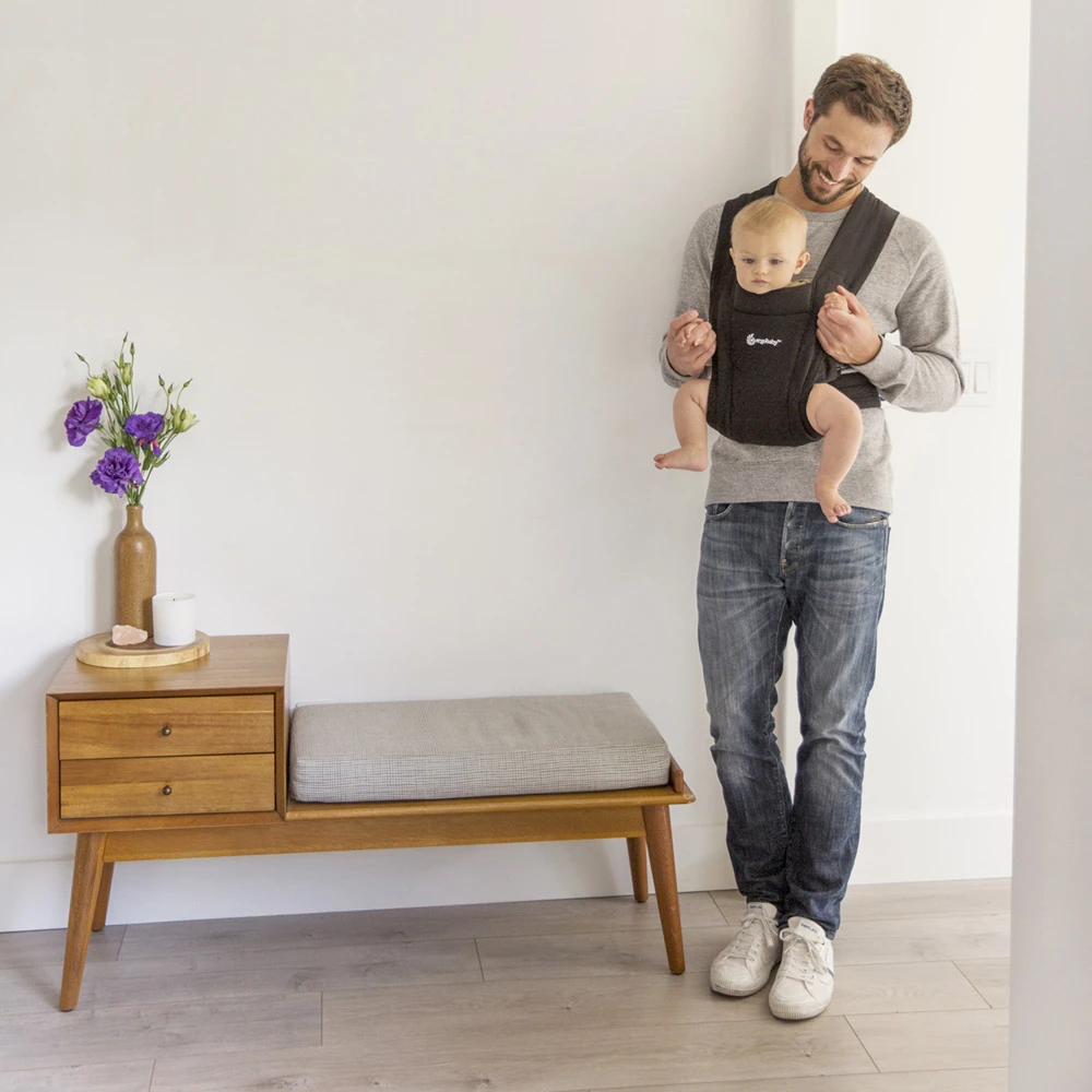 Ergobaby Porte-bébé Embrace Noir Intense 15 Ergobaby Porte-bébé Embrace Noir Intense – Image 13