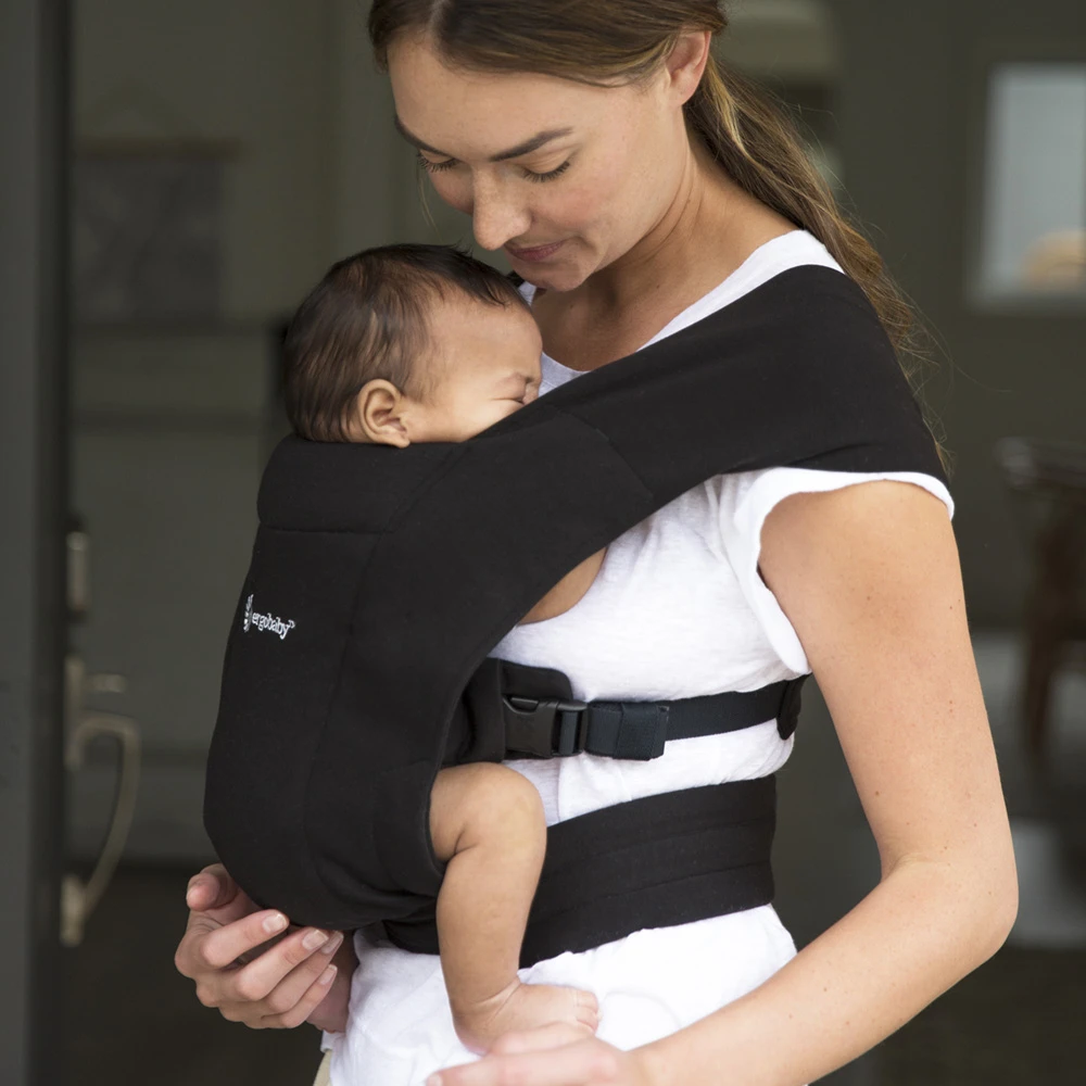Ergobaby Porte-bébé Embrace Noir Intense 12 Ergobaby Porte-bébé Embrace Noir Intense – Image 10