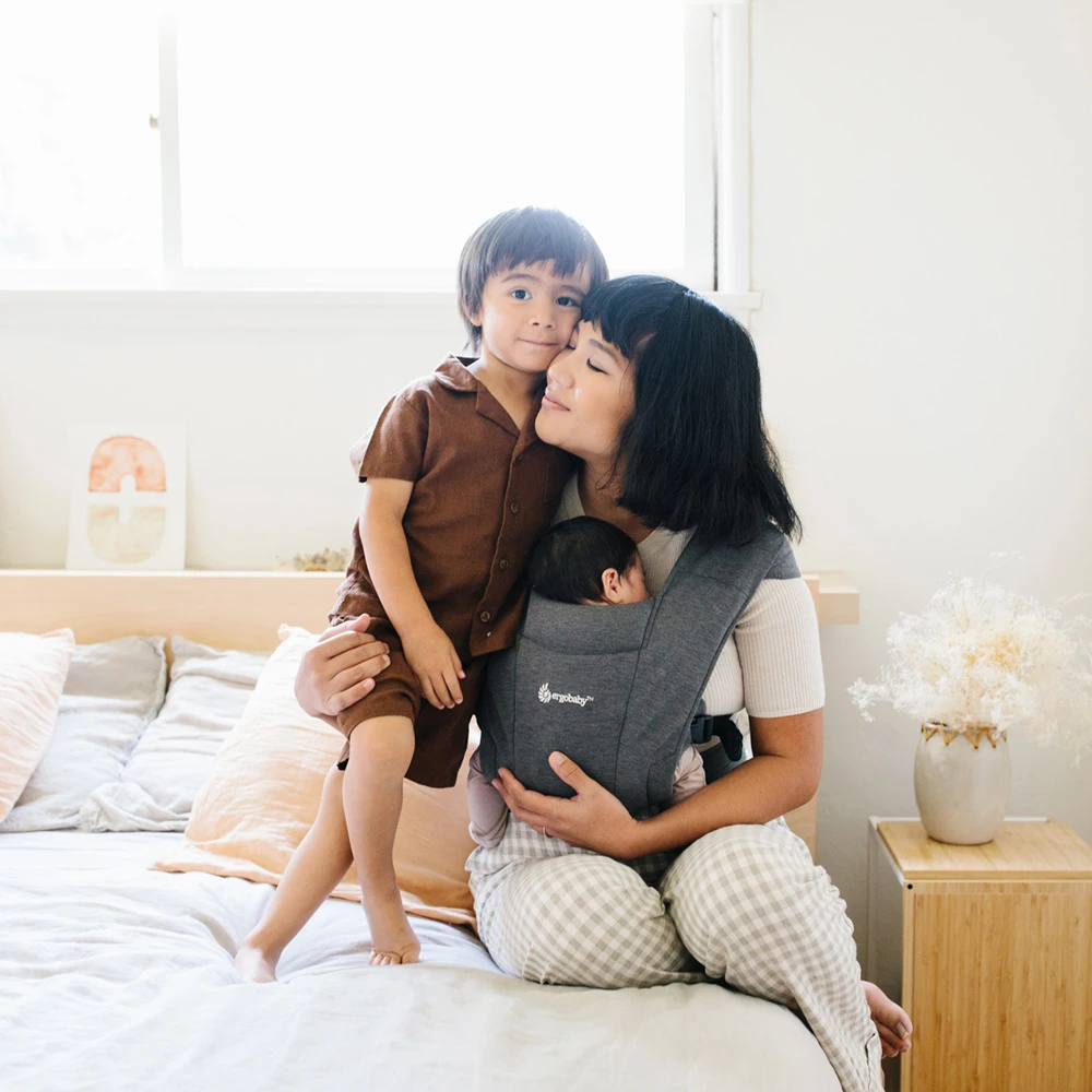 Ergobaby Porte-bébé Embrace Gris 19 Ergobaby Porte-bébé Embrace Gris – Image 17