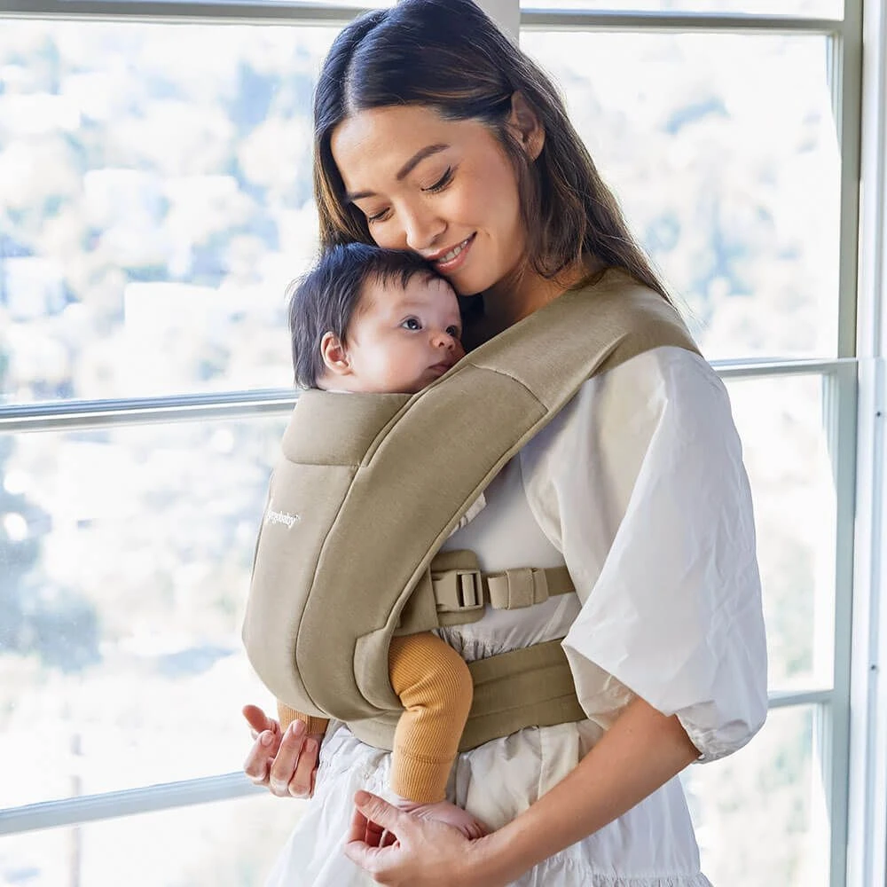 Ergobaby Porte-bébé Embrace Vert Olive 5 Ergobaby Porte-bébé Embrace Vert Olive – Image 3