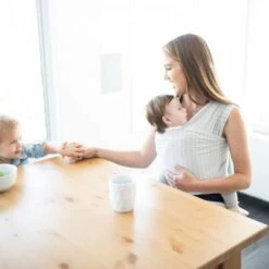 Ergobaby Écharpe De Portage Aura - Gris Rayé 9 Ergobaby Écharpe De Portage Aura - Gris Rayé -Produits Pour Bébé er046157816 2