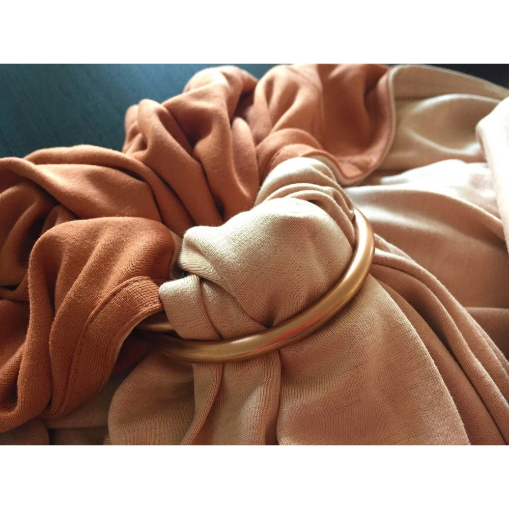 Echarpe De Portage Sans Nœud - Nude, Caramel (réversible) 7 Echarpe De Portage Sans Nœud - Nude, Caramel (réversible) – Image 5